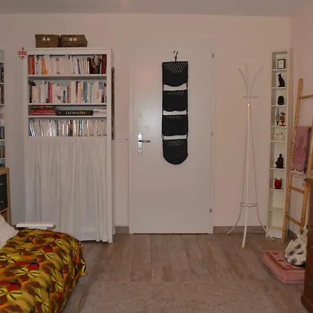 Charming House With Jacuzzi In Montilliez 度假居