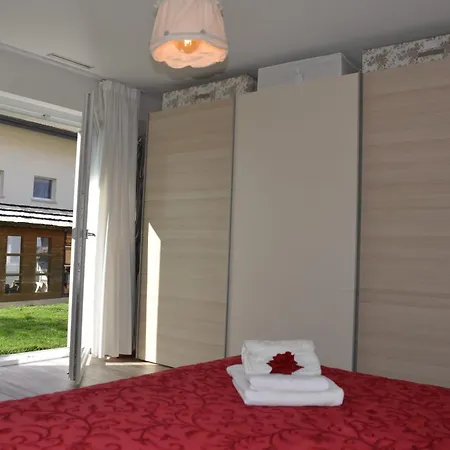 Charming House With Jacuzzi In Montilliez *