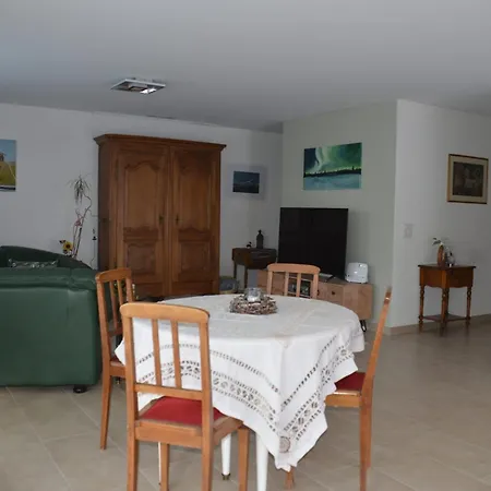 Charming House With Jacuzzi In Montilliez