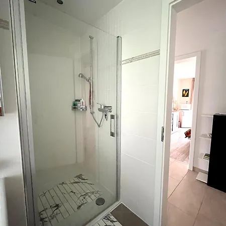 Charming House With Jacuzzi In Montilliez *