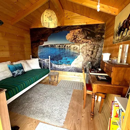 Charming House With Jacuzzi In Montilliez 度假居 *