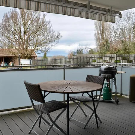 Charming House With Jacuzzi In Montilliez *